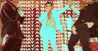 Jonas Brothers - What A Man Gotta Do