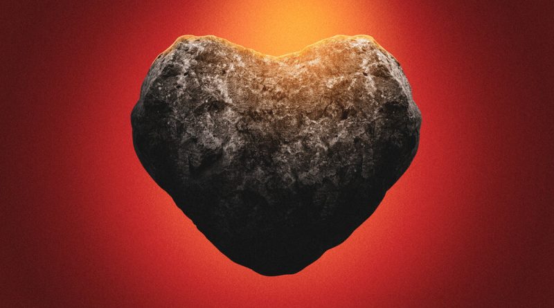 Камень на сердце текст. Каменное сердце. Камень «сердце Самыылыга». Каменное сердце коричневая. Каменное сердце как Планета.