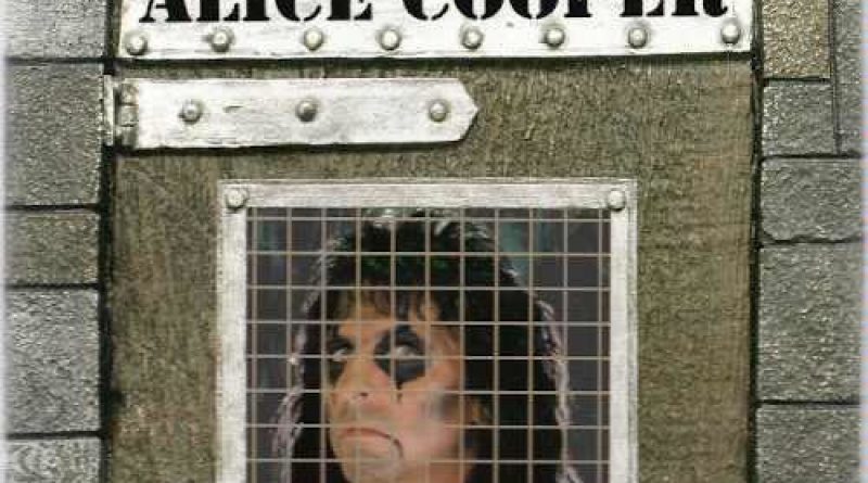 Alice Cooper - Is Anyone Home?
