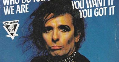 Alice Cooper - Who Do You Think We Are