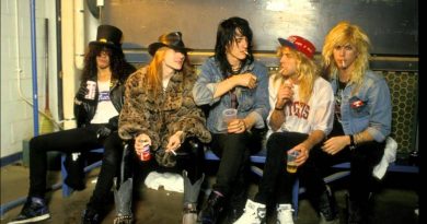 Guns N' Roses - 14 Years
