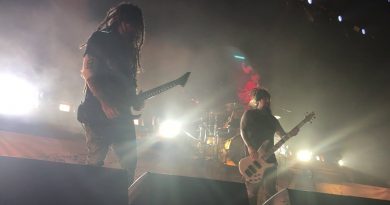 Korn - Dead Bodies Everywhere