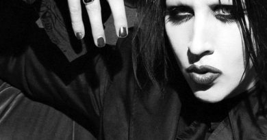 Marilyn Manson - Are You The Rabbit?