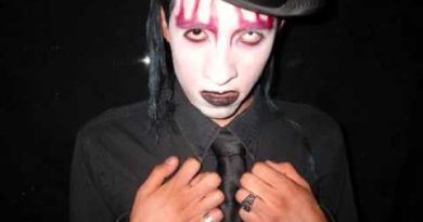 Marilyn Manson - You And Me And The Devil Makes 3
