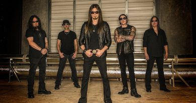 Queensrÿche - At the Edge