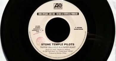 Stone Temple Pilots - Trippin' on a Hole in a Paper Heart