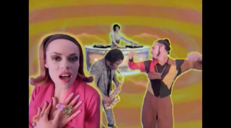 Deee-Lite - Groove Is in the Heart