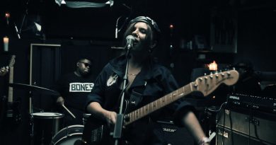 Bones UK - Girls Can't Play Guitar