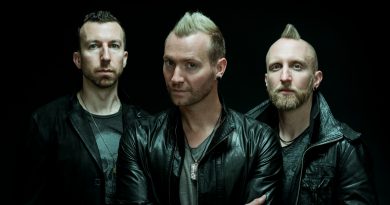 Thousand Foot Krutch - Running With Giants