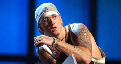 Eminem - Yellow Brick Road