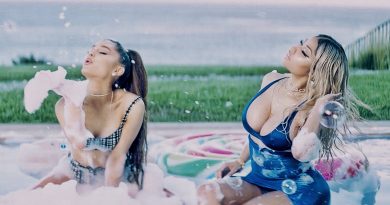 Nicki Minaj, Ariana Grande - Bed