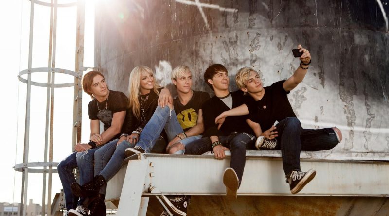 R5 - I Can't Say I'm in Love
