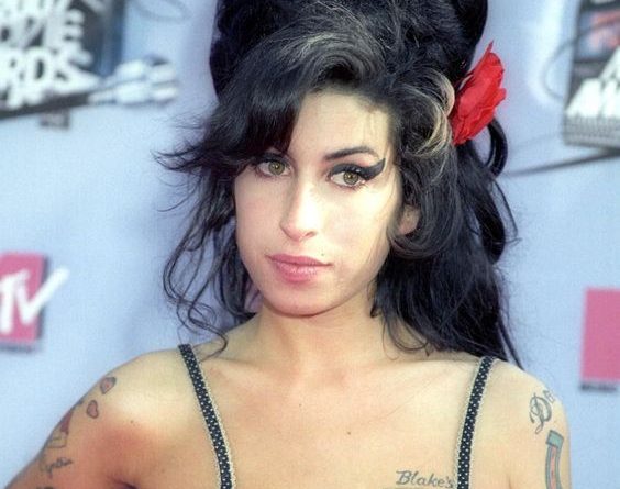 Amy Winehouse - I Heard Love Is Blind