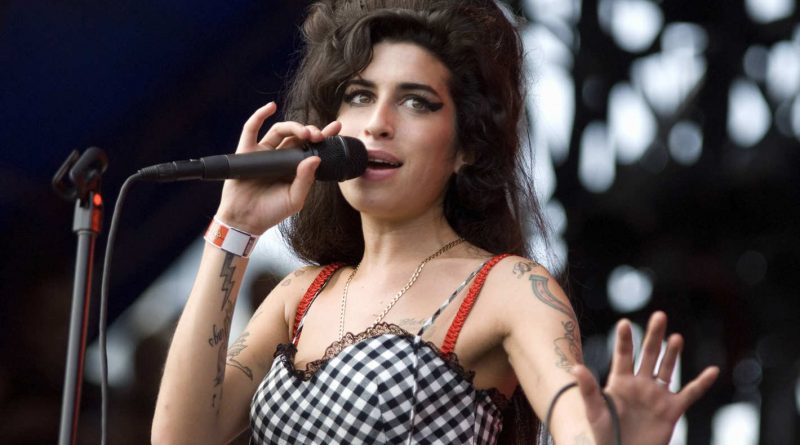 Amy Winehouse - What It Is