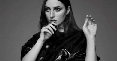 BANKS – Look What You're Doing To Me