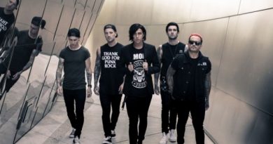 Sleeping With Sirens - The Left Side of Everywhere
