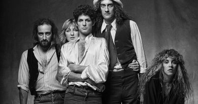 Fleetwood Mac - Miles Away