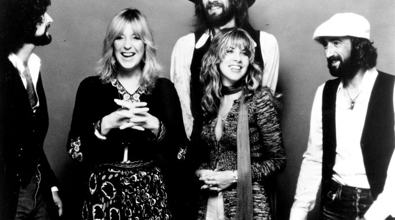 Fleetwood Mac - Hold Me