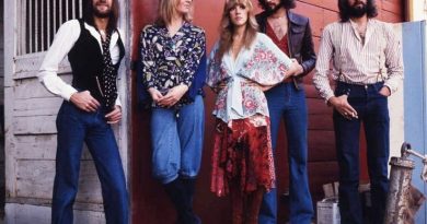 Fleetwood Mac - She’s Changing Me