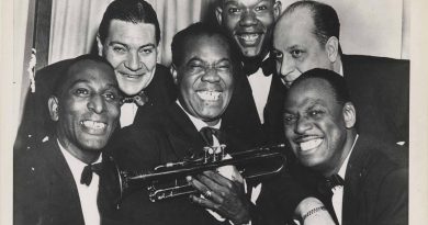 Louis Armstrong & His All-Stars - Shadrack