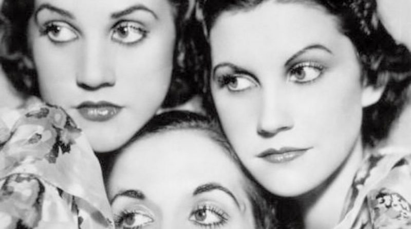 The Andrews Sisters - Merry Christmas Polka