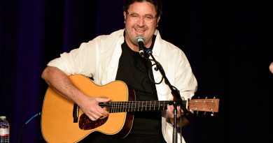 Vince Gill - This Old Guitar And Me