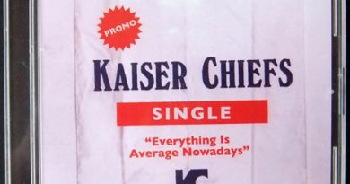Kaiser Chiefs - Everything Is Average Nowadays