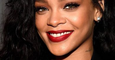 Rihanna, J-Status - Crazy Little Thing Called Love