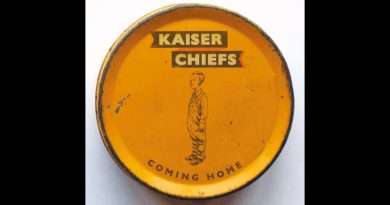 Kaiser Chiefs - Coming Home