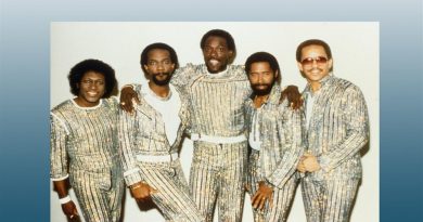 Commodores - Brick House