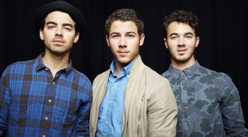 Jonas Brothers - Turn Right