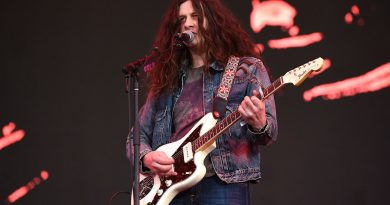 Kurt Vile, John Prine - How Lucky