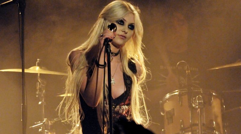 The Pretty Reckless - Bedroom Window