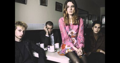 Wolf Alice - White Leather