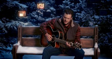 Blake Shelton - Two Step 'Round the Christmas Tree