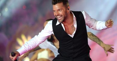 Ricky Martin - I Count the Minutes