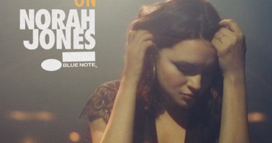 Norah Jones - Carry On