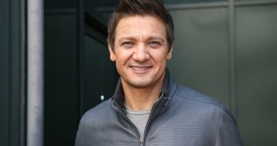 Jeremy Renner - Just My Type