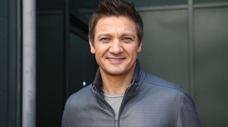 Jeremy Renner - Just My Type