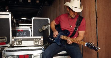 Brad Paisley - Waitin' On A Woman