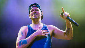 Calle 13, John Leguizamo - Interludio - Stupid Is as Stupid Does