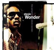 Ngiculela-Es Una Historia - I Am Singing Stevie Wonder Produced by Stevie Wonder Album Songs In the Key of Life Ngiculela ikusasa Ngiyacula nao thando Ngiyacula ngeliny' ilanga Uthando luyobusa Jikelele kulomhlaba wethu Es una historia de mañana Es una historia de amor Es una historia que [el] amor reinará Por nuestro mundo Es una historia de mi corazón There's songs to make you smile There's songs to make you sad But with an happy song to sing It never seems as bad To me came this melody So I've tried to put in words how I feel Tomorrow will be for you and me I am singing of tomorrow I am singing of love I am singing someday love will reign Throughout this world of ours I am singing of love from my heart Let's all sing someday sweet love will reign Throughout this world of ours Let's start singing Of love from our hearts Let's start singing Of love from our hearts