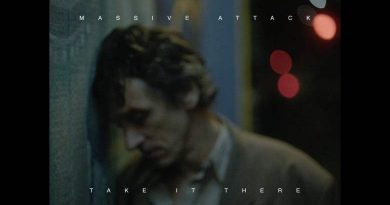 Massive Attack - Take It There