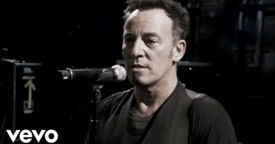 Bruce Springsteen - Racing In The Street