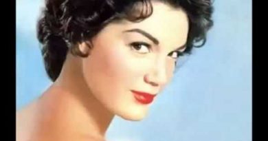 Connie Francis - I Will Wait For You
