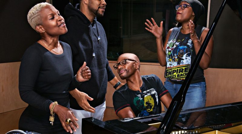 Kirk Franklin and The Family - Praise Joint