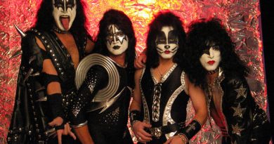Kiss - Into The Void