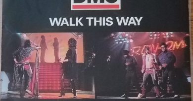 RUN-DMC feat. Aerosmith - Walk This Way