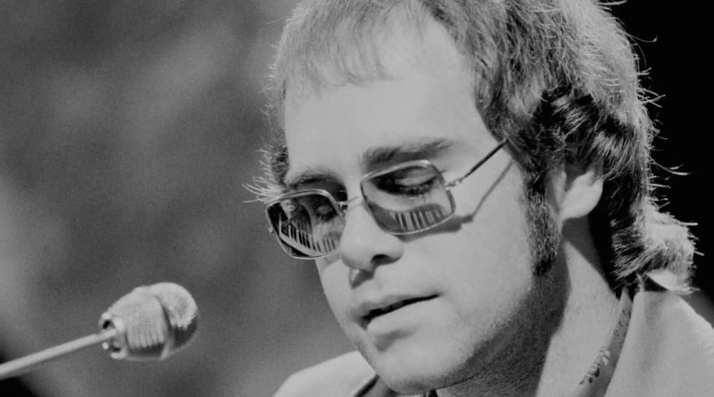 Elton John - Funeral For A Friend / Love Lies Bleeding
