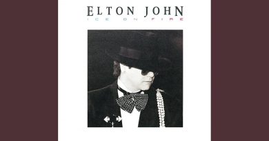 Elton John - Shoot Down The Moon